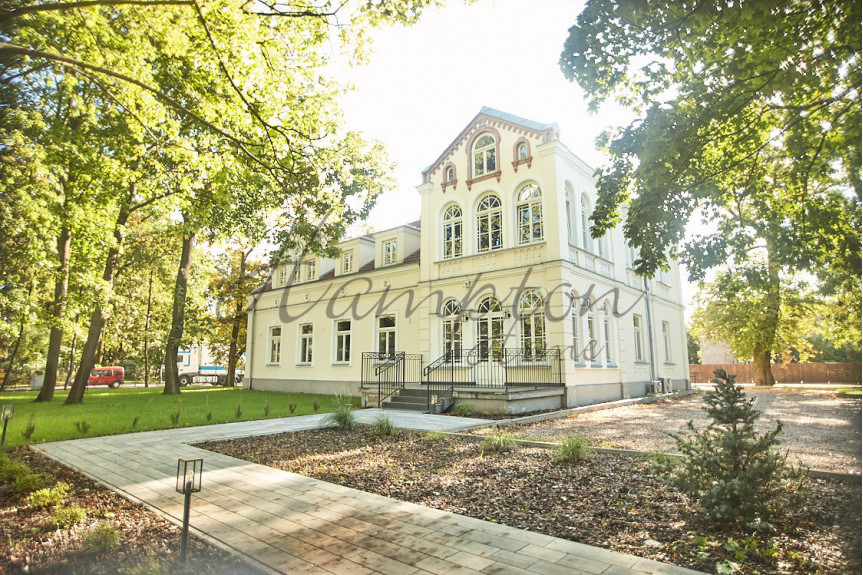 powiat grodziski, Grodzisk Mazowiecki, Gen. L. Okulickiego, wynajmę 3 pokoje, antresola, parking, PARK